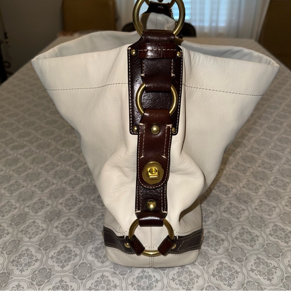 Coach Carly Hobo Shoulder Bag Pebbled Leather Off White Gold Hardware - Picture 5 of 15